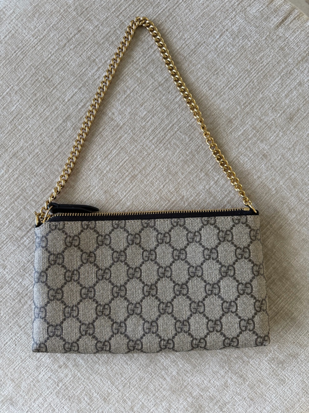 Gucci GG Supreme Canvas Chain Pouch in Beige